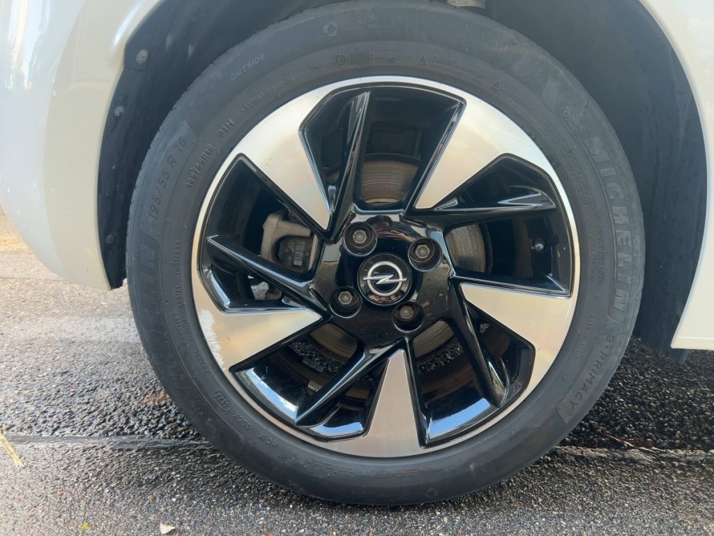 Opel Corsa F e Elegance