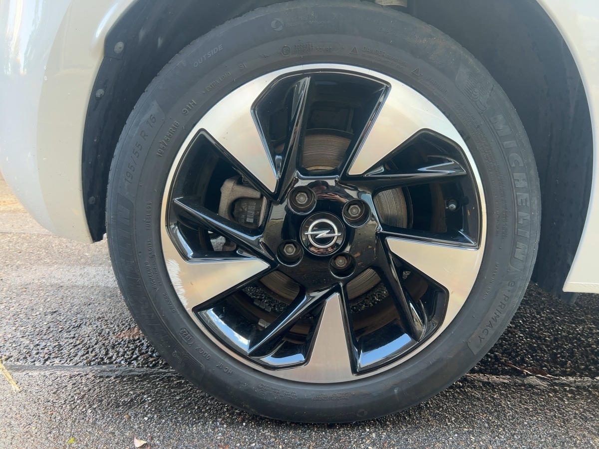 Opel Corsa F e Elegance